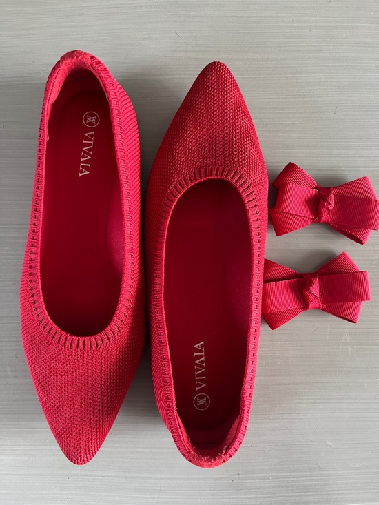 Vivaia Shoes - Vivaia Pointed Flats Red W/ Removable Bows Sz 36